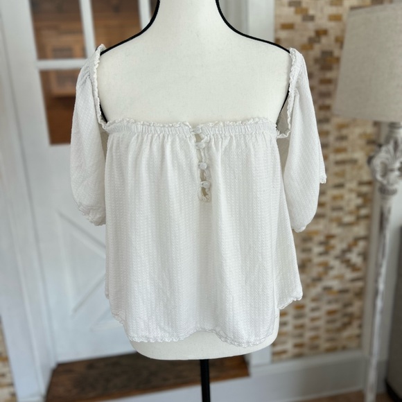 O'Neill White Smocked Short Sleeve Blouse - Picture 3 of 11